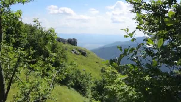 Vackert landskap i Balkanbergen — Stockvideo