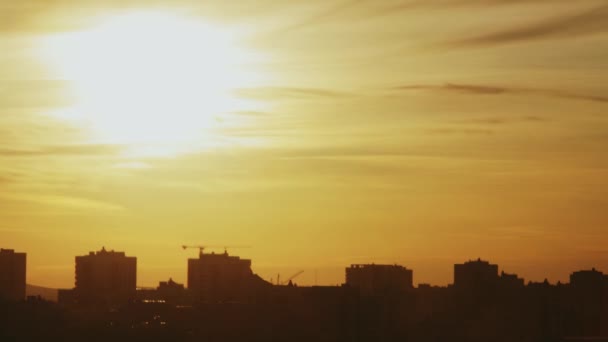 Calendário do pôr-do-sol sobre a cidade — Vídeo de Stock
