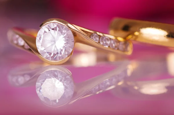 Ringe und Rose. — Stockfoto