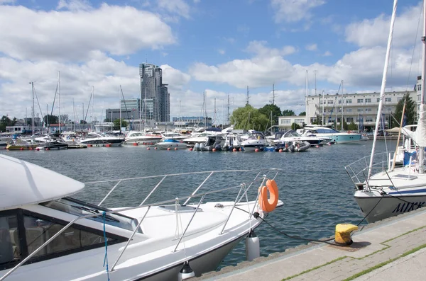 Puerto de yates en Gdynia — Foto de Stock
