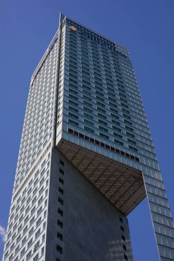 Varşova Merkezi güneşli bir modern gökdelenler.