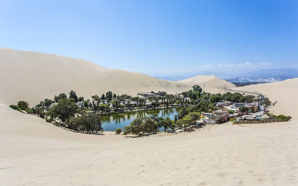 Oasis Huacachina Peru