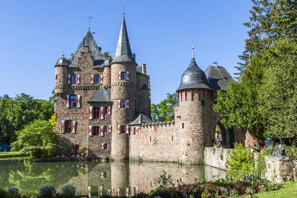Satzvey castle in Germany — Stock fotografie