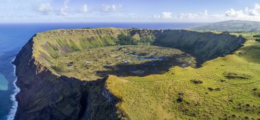 Paskalya Adası, Şili Rano Kau volkana