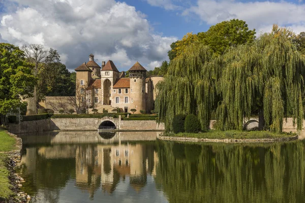 Castello di Sercy nella regione della Borgogna, Francia — Foto Stock