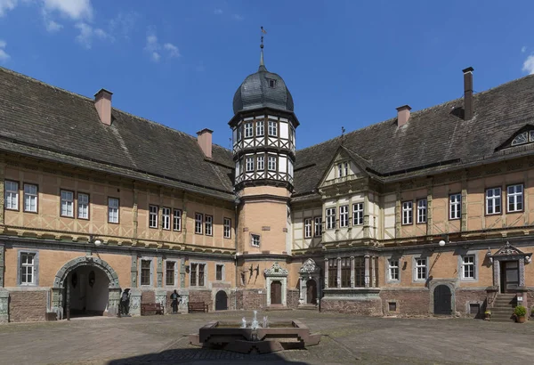 Nádvoří zámku Bevern v Německu — Stock fotografie