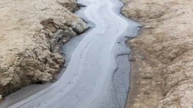 Çamur lav, Berca Mini-volkanlar Romanya'da Timelapse