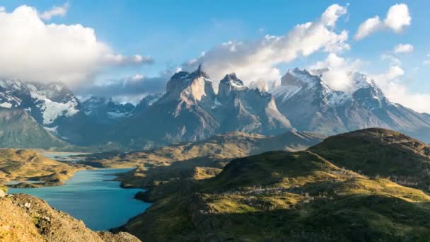 Vista Timelapse de Cuernos del Paine na Patagônia, Chile — Vídeo de Stock