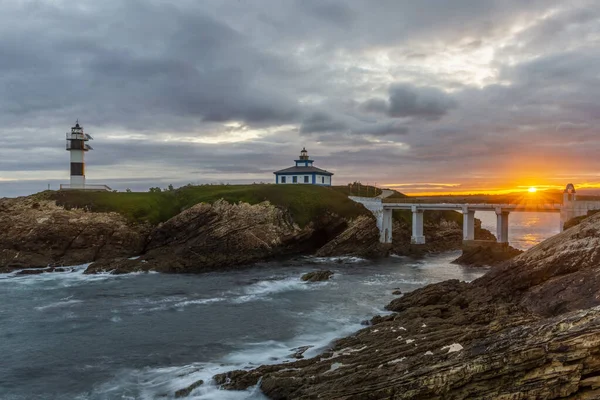 Lever de soleil sur l'île Pancha en Galice — Photo