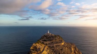 Formentor Deniz Feneri, Mayorka 'da gün doğumunun zaman aşımı