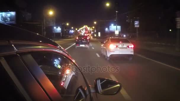 Car traffic on the street at night — Stock Video
