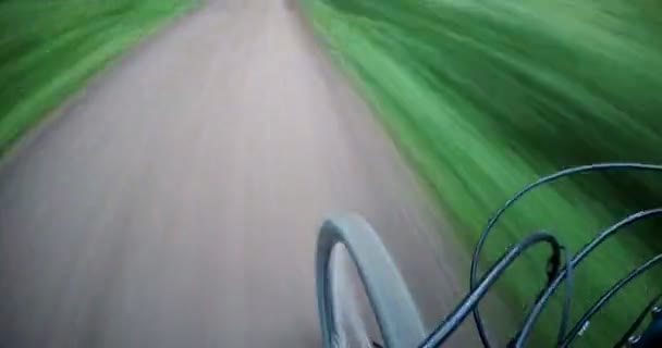 Hiper Voltas Filmagens Condução Uma Estrada Terra Parque Bicicleta Verão — Vídeo de Stock
