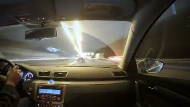 Imágenes Lapso Tiempo Conducción Tráfico Nocturno Ciudad Vista Desde Interior — Vídeos de Stock