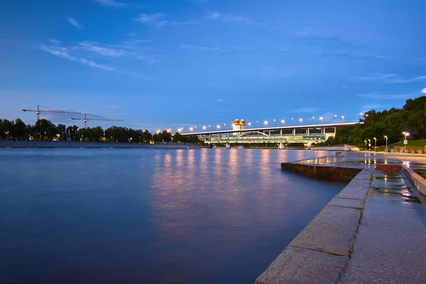 Cityscape alacakaranlıkta