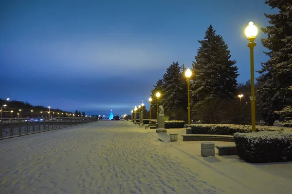 Kış geceleri serçe tepelerde Park