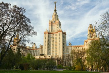 Moskova Devlet Üniversitesi 'nin ana binası, MGU (MSU) olarak da bilinir. Moskova, Rusya.