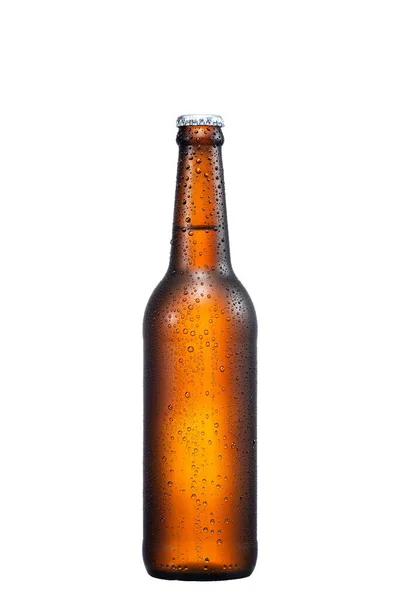 500Ml Garrafa Cerveja Marrom Com Gotas Isoladas Sem Sombra Sobre — Fotografia de Stock