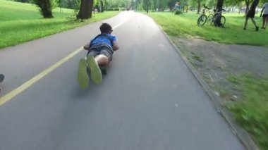 adam longboarding yalancılık aşağı