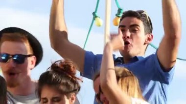 çatı dans arkadaşlar