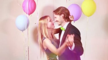 Fotoğraf kabininde dans çift