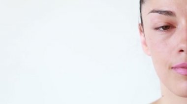 makyaj olmadan genç kadın