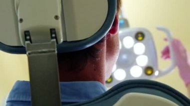 diş hekimine muayene hasta