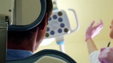 diş hekimine muayene hasta