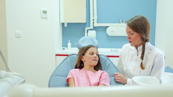 dentist talking with girl