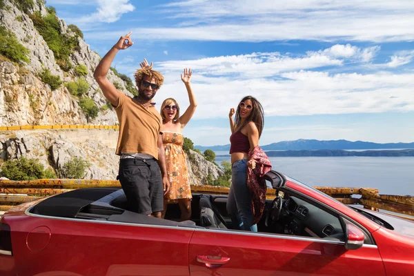 insanlardan gelen sallayarak sallayarak insanlar