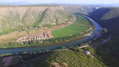 Bosna'da pastoral Kanyon