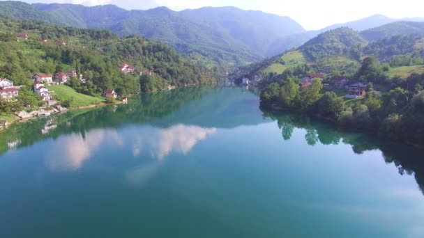 Clear green river in Bosnia — Stock Video