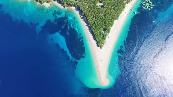 Παραλία Zlatni rat, στο νησί Brac — Αρχείο Βίντεο