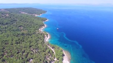 Turkuaz denizde Brac Adası