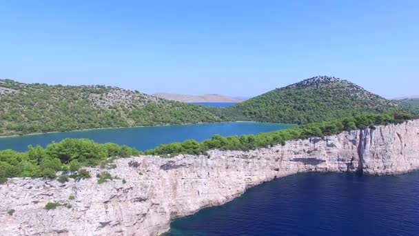 Dalmatského pobřeží a slané jezero — Stock video