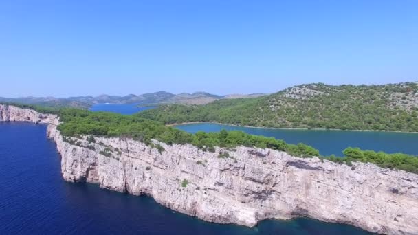 Dalmatian shore and salty lake — Stock Video