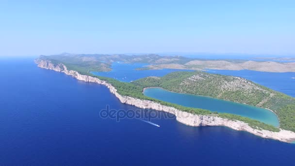 Lago salgado de Dugi otok — Vídeo de Stock