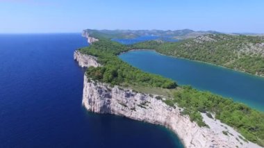  Dugi otok tuzlu göl