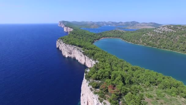 Lago salgado em Dugi otok — Vídeo de Stock