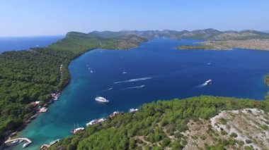 Dalmaçya adalar arasında kanal tekneleri