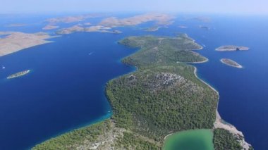 Dalmaçya adalar arasında Körfez