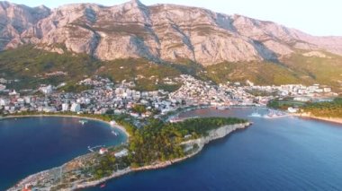 günbatımı Dalmaçya Makarska koyunda