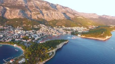 günbatımı Dalmaçya Makarska koyunda