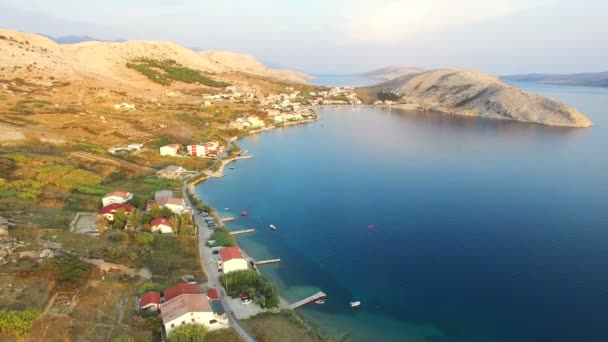 Vacation properties on the island of Pag — Stock Video
