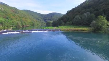  su cascades Una Nehri üzerinde