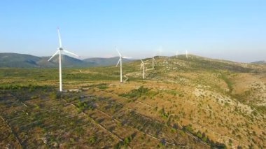 yel değirmenleri ile kırmızı uç bıçaklar 