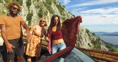  üstü açık dans arkadaşlar