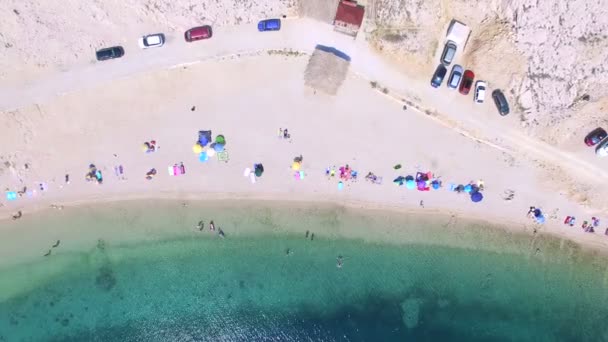 고립 된 해변의 파 그 섬, 크로아티아 — 비디오