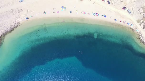 고립 된 해변의 파 그 섬, 크로아티아 — 비디오