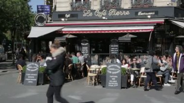 Meşgul sokak Cafe de Paris