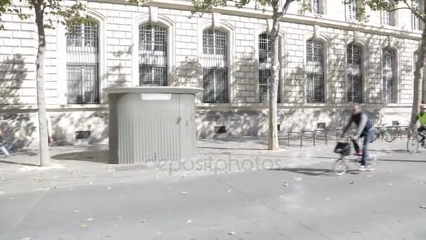 Place de la Republique 'de bisikletçiler — Stok video